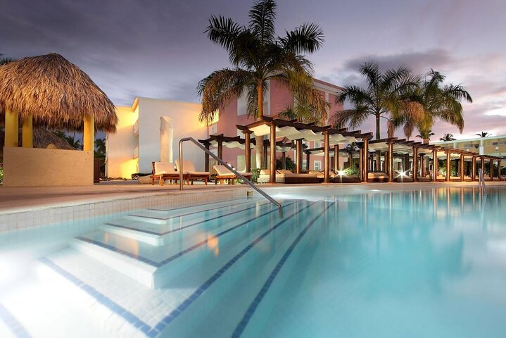 Private Transfer Punta Cana Airport to/from TRS Turquesa - Photo 1 of 5